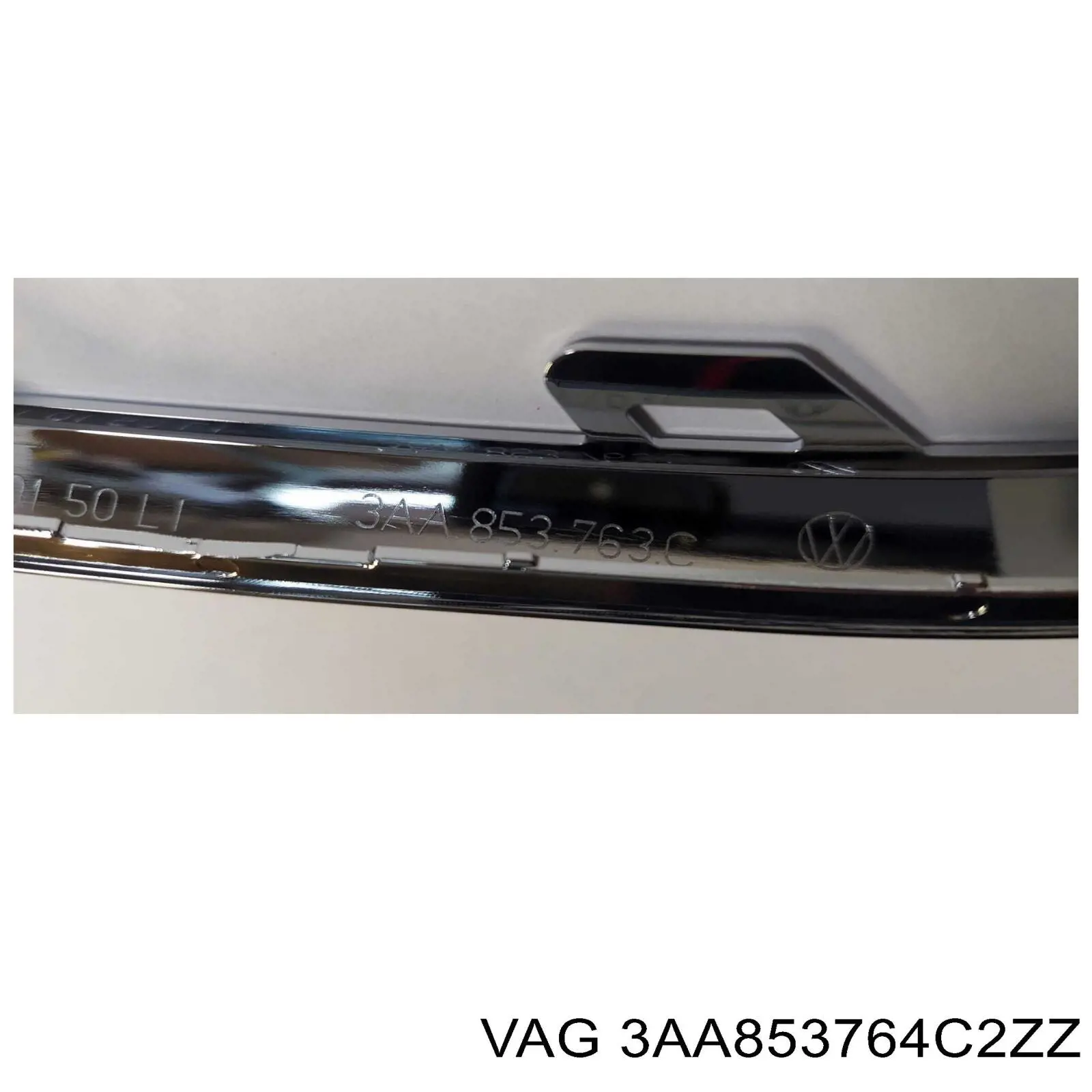 Молдинг бампера переднего правый VAG 3AA853764C2ZZ цена, от 5.07 USD