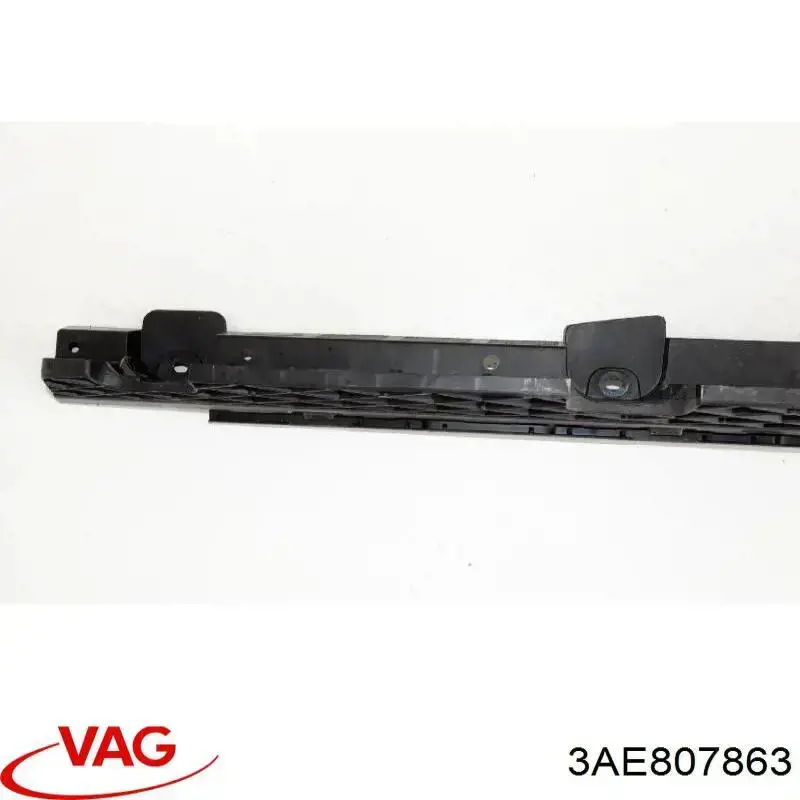 3AE807863 VAG Кронштейн бампера заднего центральный