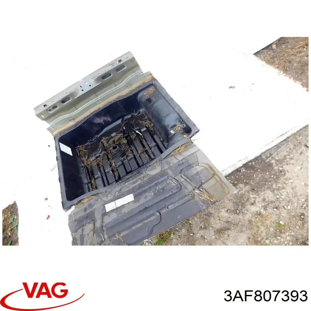 Купить 3AF807393 VAG Направляющая заднего бампера левая