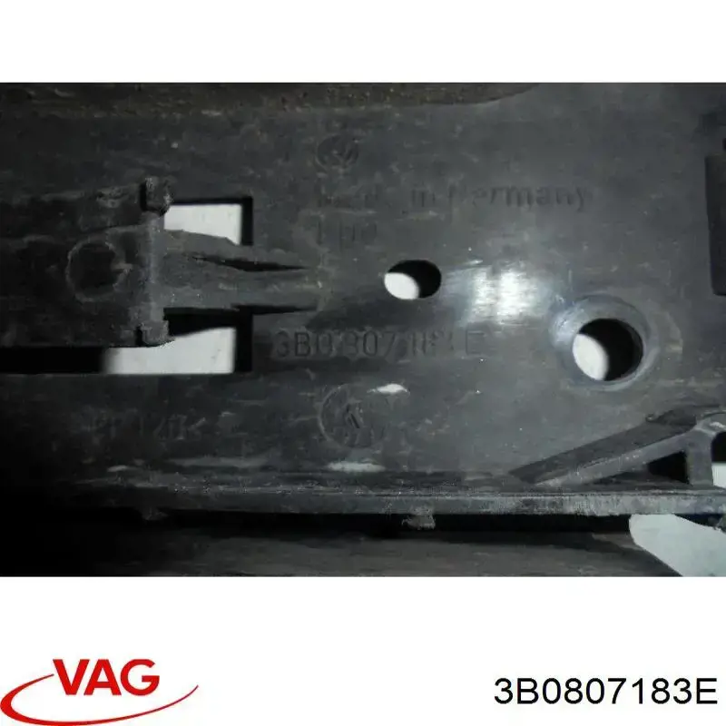 3B0807183E VAG Левое крепление переднего бампера