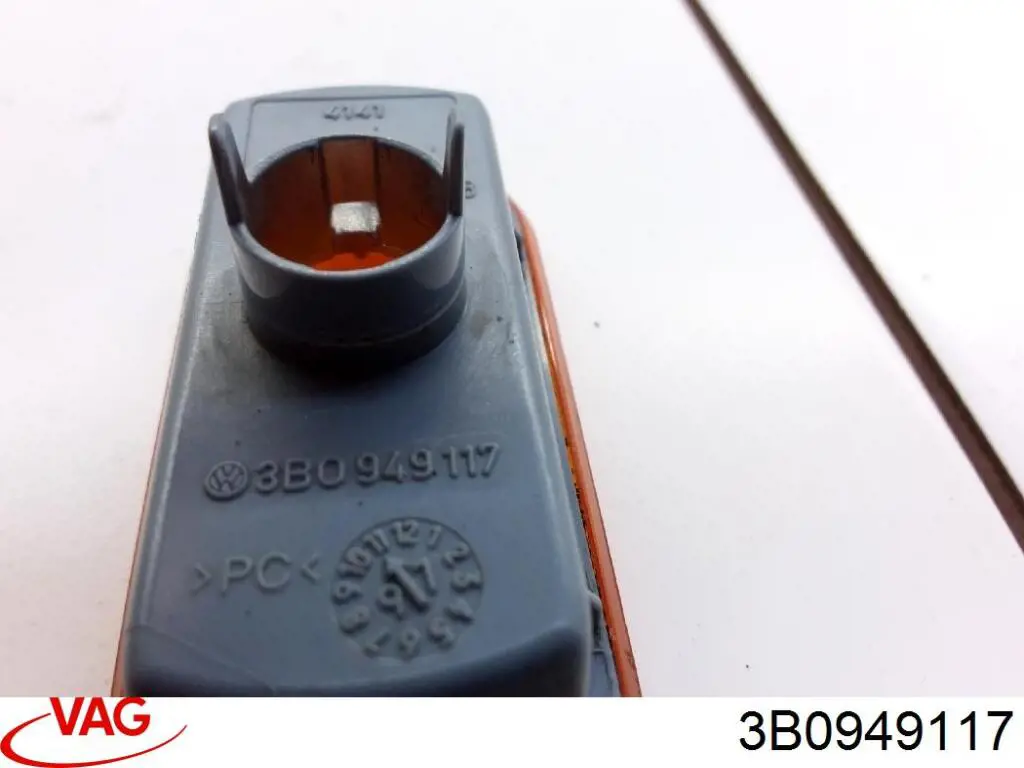 Повторитель поворота в крыло VAG 3B0949117 цена, от 2.93 USD