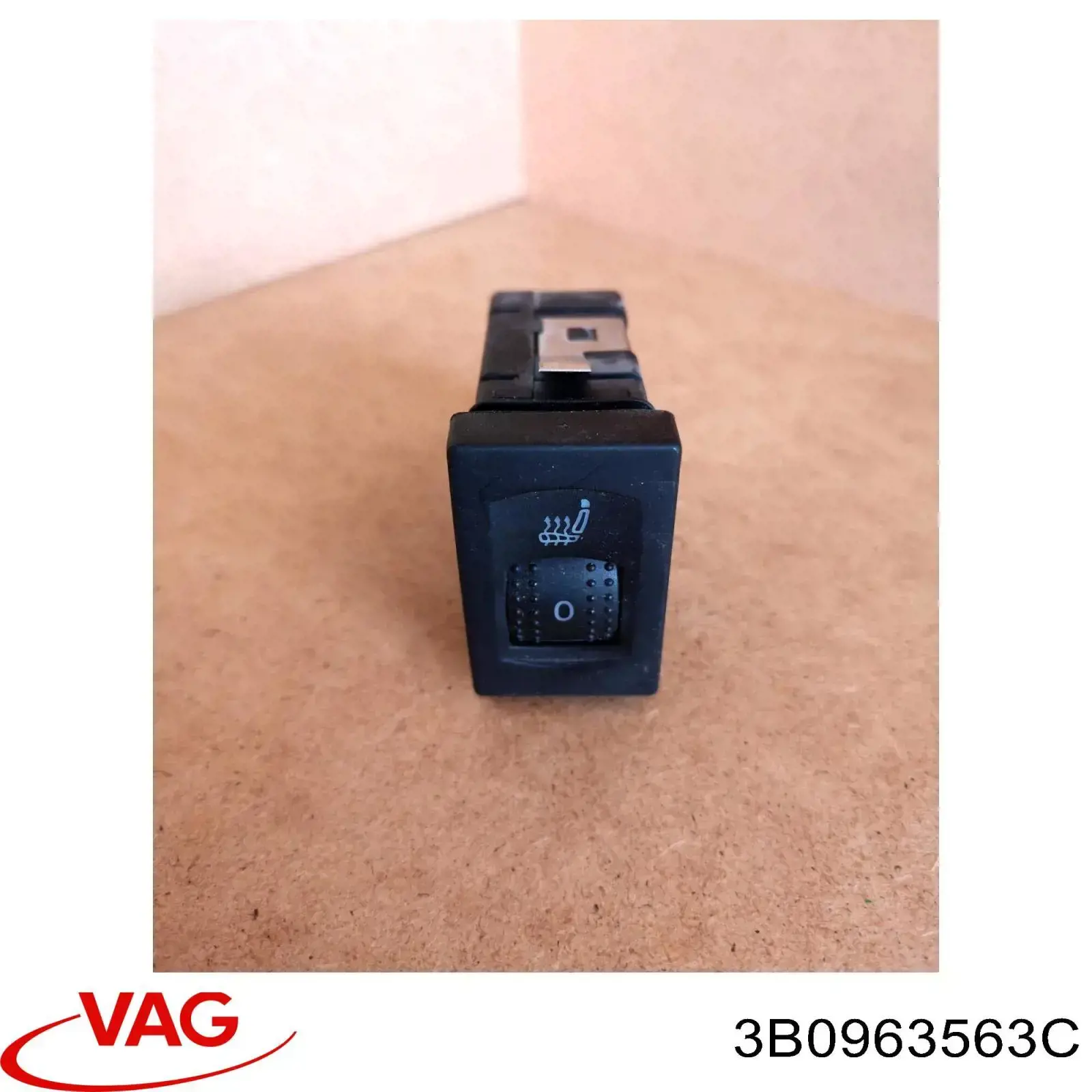 Кнопка обогрева сидения VAG 3B0963563C цена, от 6.33 USD