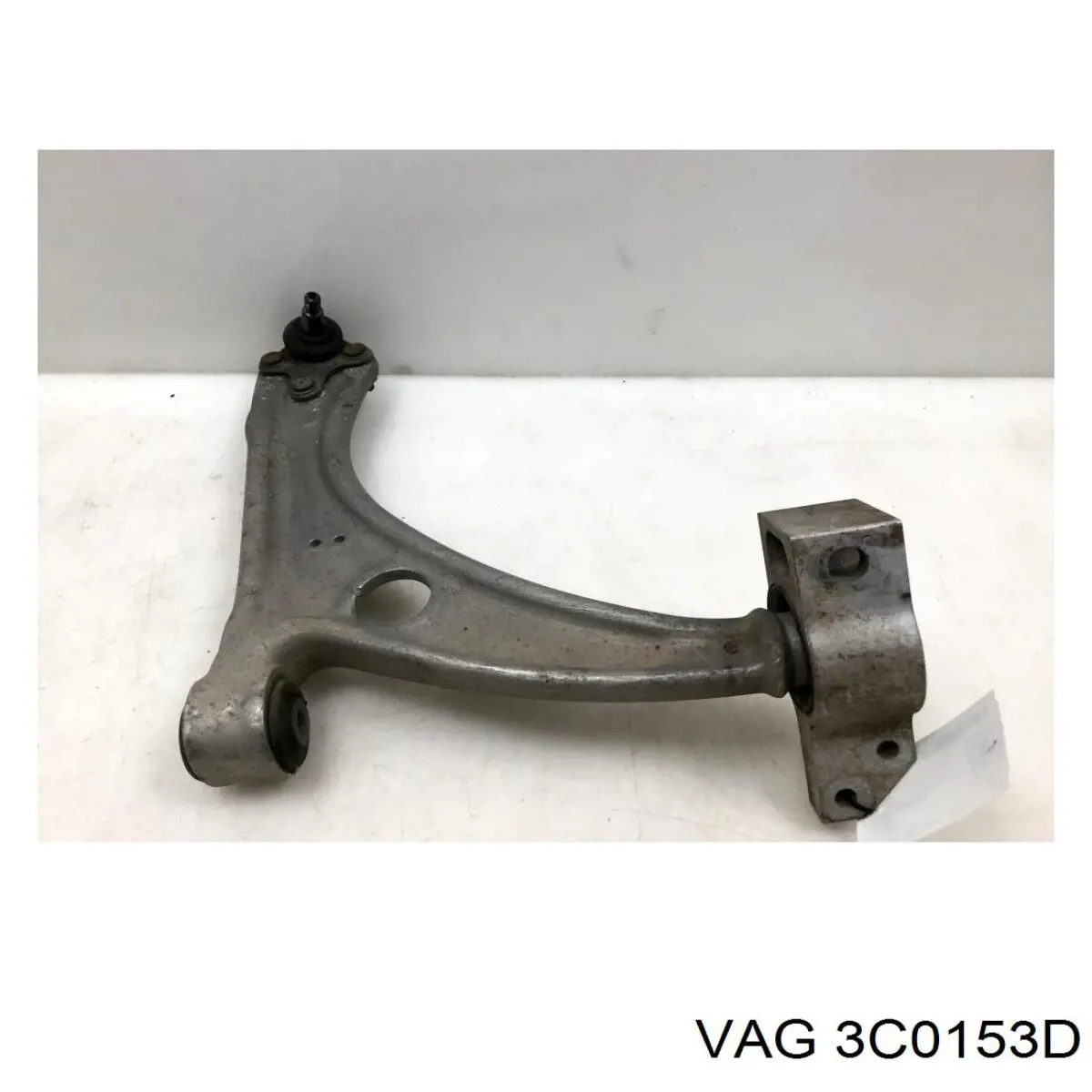 Купить 3C0153D VAG Рычаг передней подвески нижний левый/правый