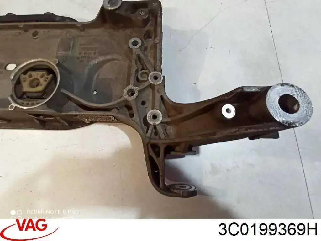Подрамник передней подвески на Volkswagen Passat B6 3C2