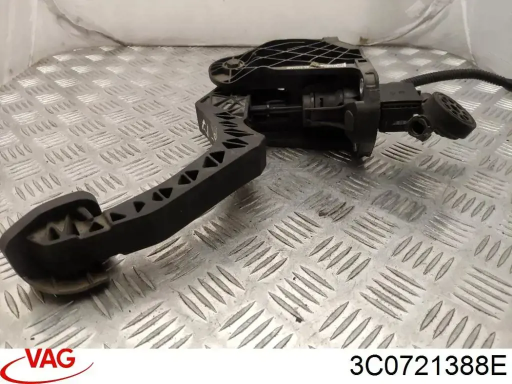 Купить 3C0721388E VAG Главный цилиндр сцепления