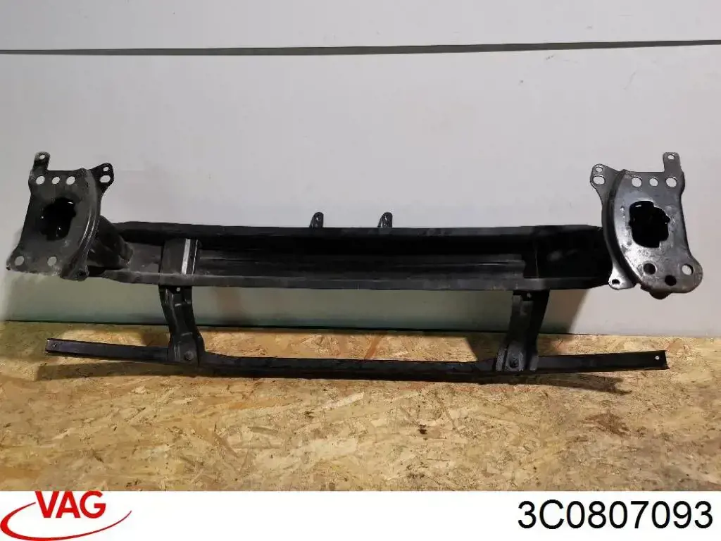 Купить 3C0807093 VAG Буфер бампера переднего