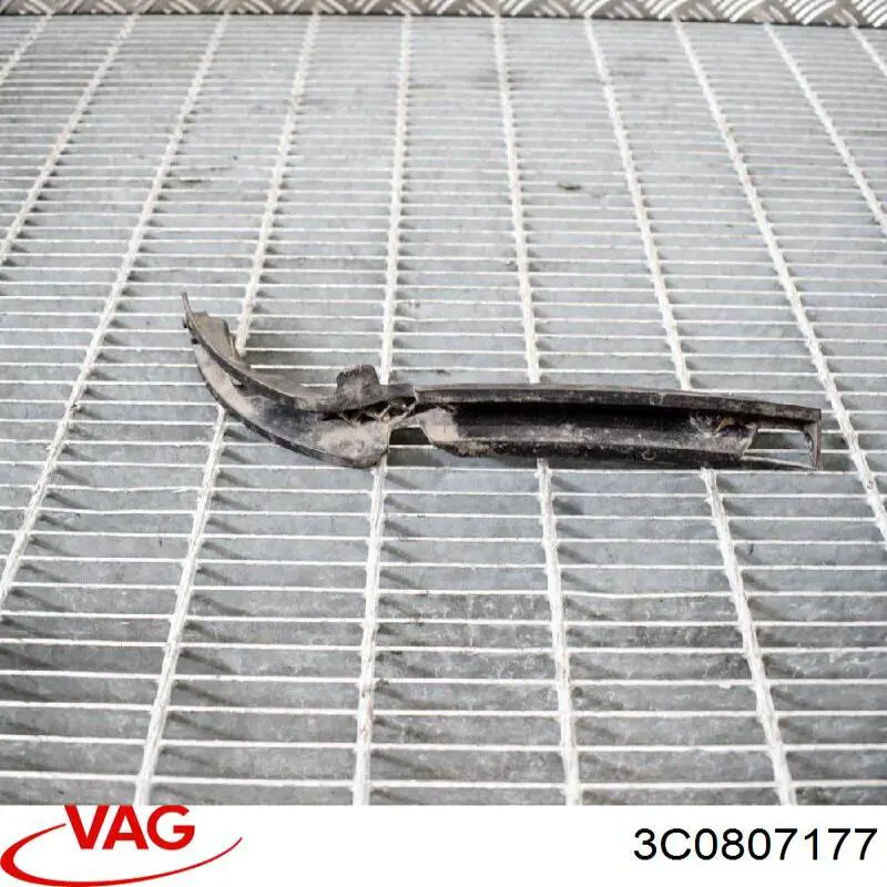 Направляющая переднего бампера левая VAG 3C0807177 цена, от 6.33 USD