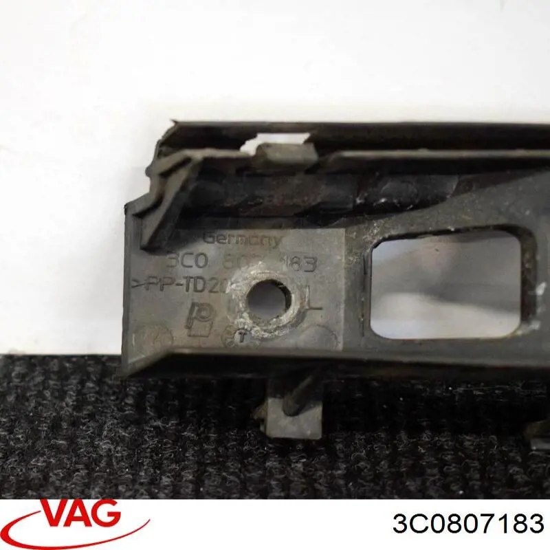 3C0807183 VAG Направляющая переднего бампера левая