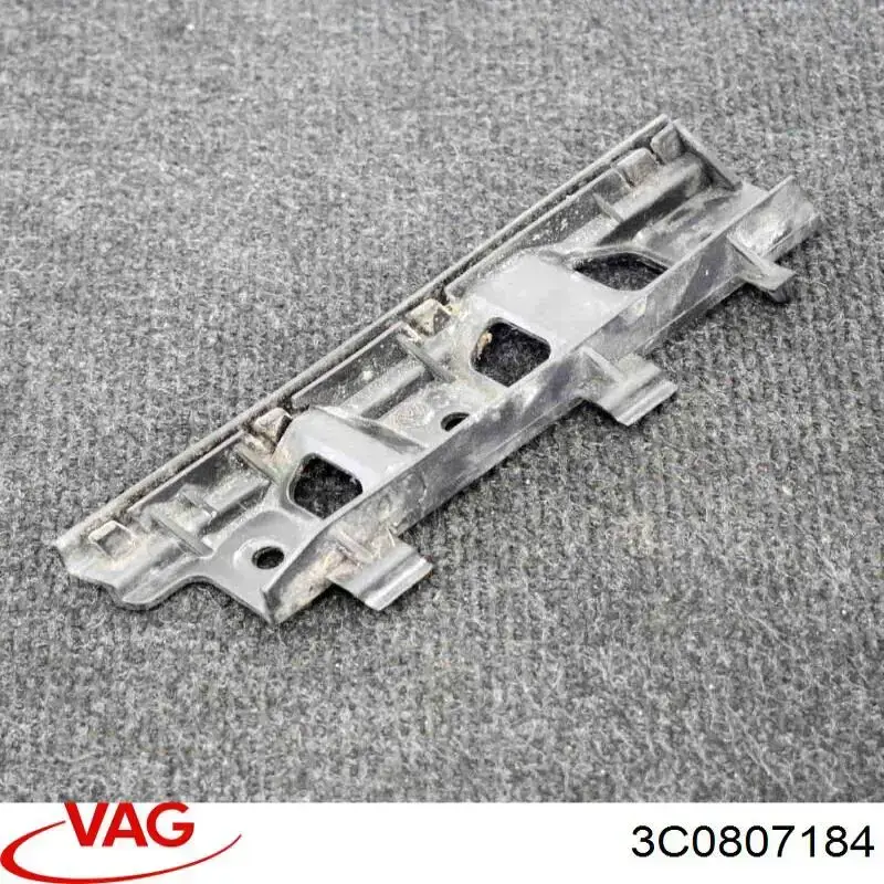 3C0807184 VAG Направляющая переднего бампера правая