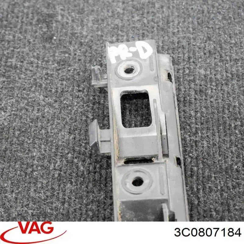 Направляющая переднего бампера правая VAG 3C0807184 цена, от 10.14 USD