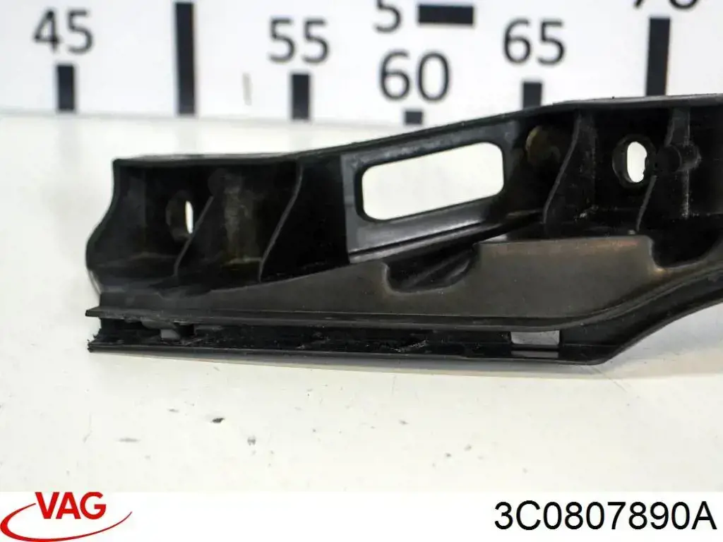 Кронштейн бампера переднего внешний правый VAG 3C0807890A цена, от 4.53 USD