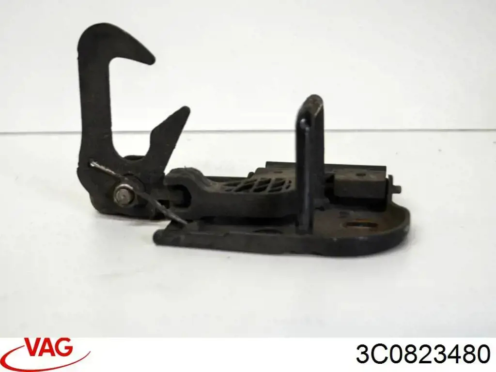 Стояк-крюк замка капота VAG 3C0823480 цена, от 11.27 USD