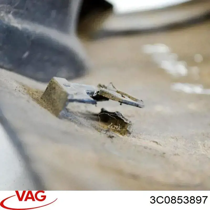 Накладка (молдинг) порога наружная левая 3C0853897 VAG