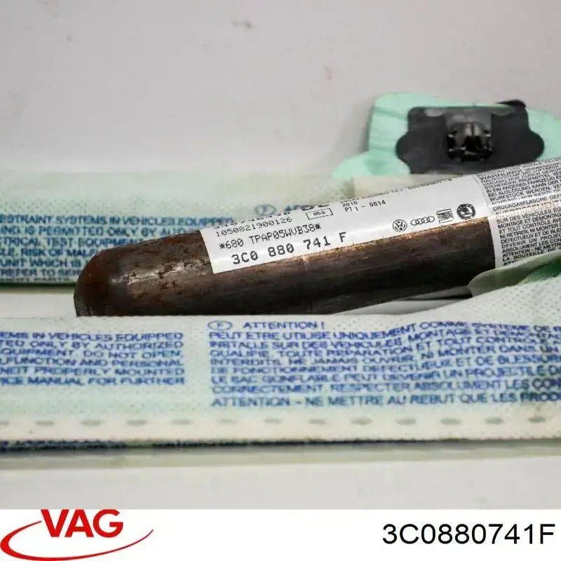 Шторка боковая, левая 3C0880741F VAG