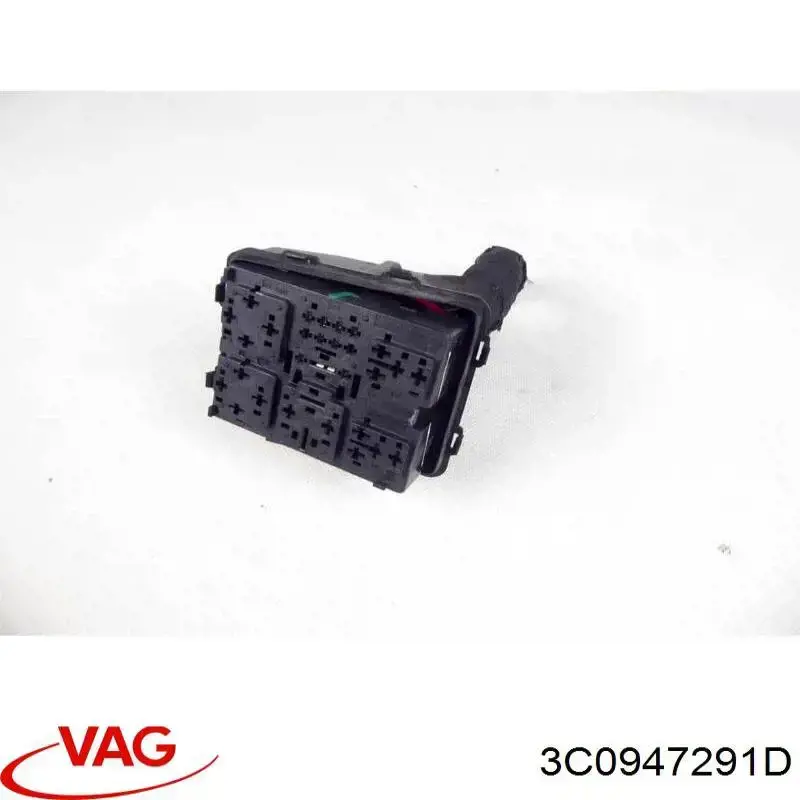 Плафон освещения салона (кабины) задний 3C0947133AY20 VAG