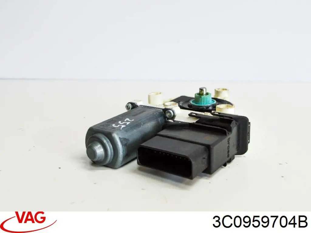 Купить 3C0959704B VAG Мотор стеклоподъемника двери передней правой