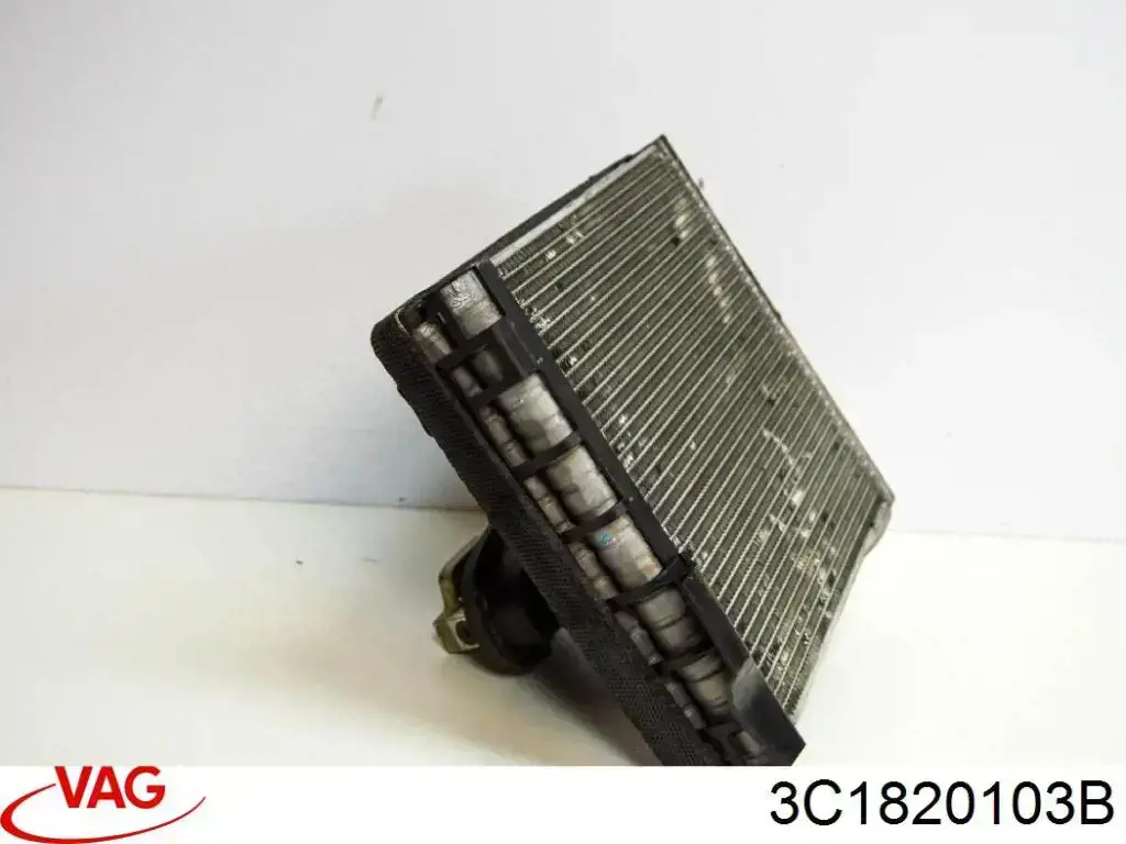 3C1820103B VAG Радиатор отопителя салона