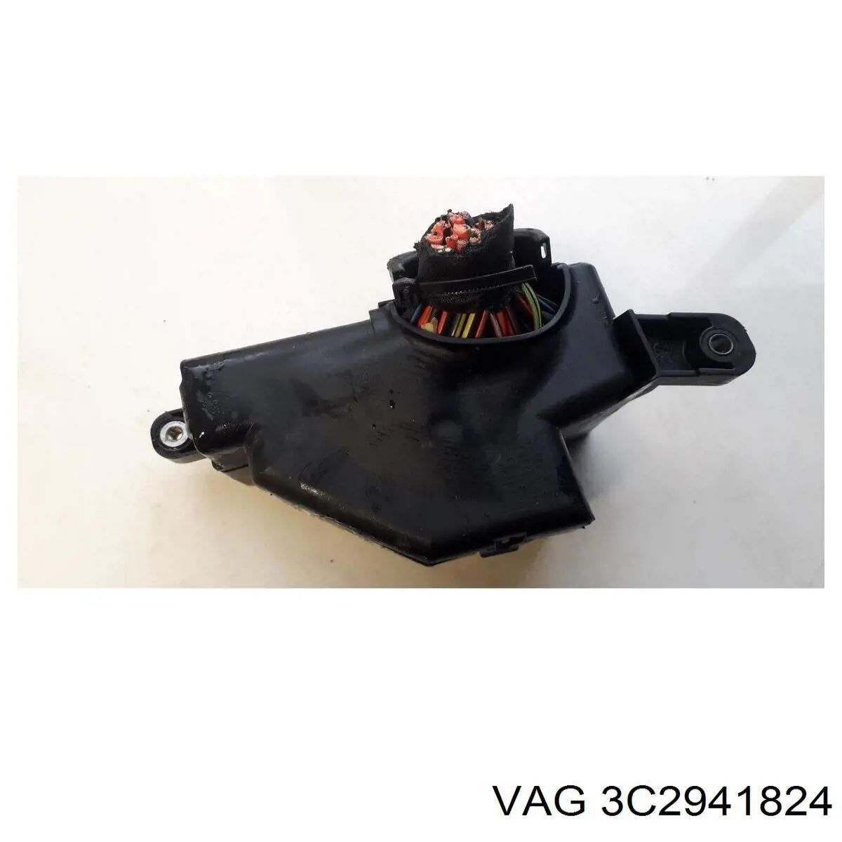 Коробка предохранителей VAG 3C2941824 цена, от 12.60 USD