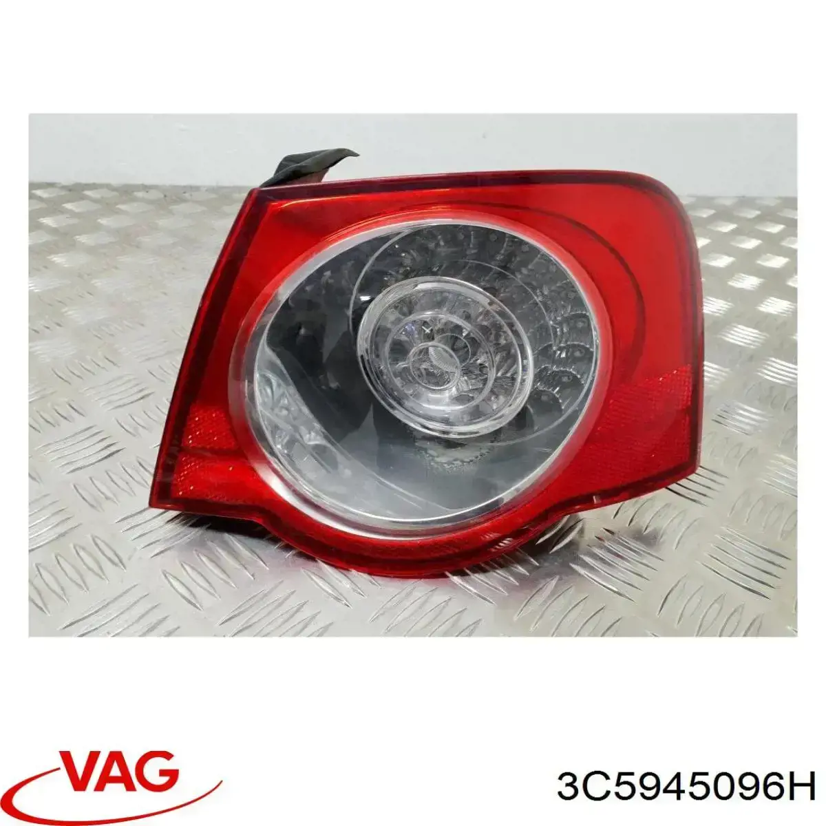 Фонарь задний правый внешний 3C5945096H VAG