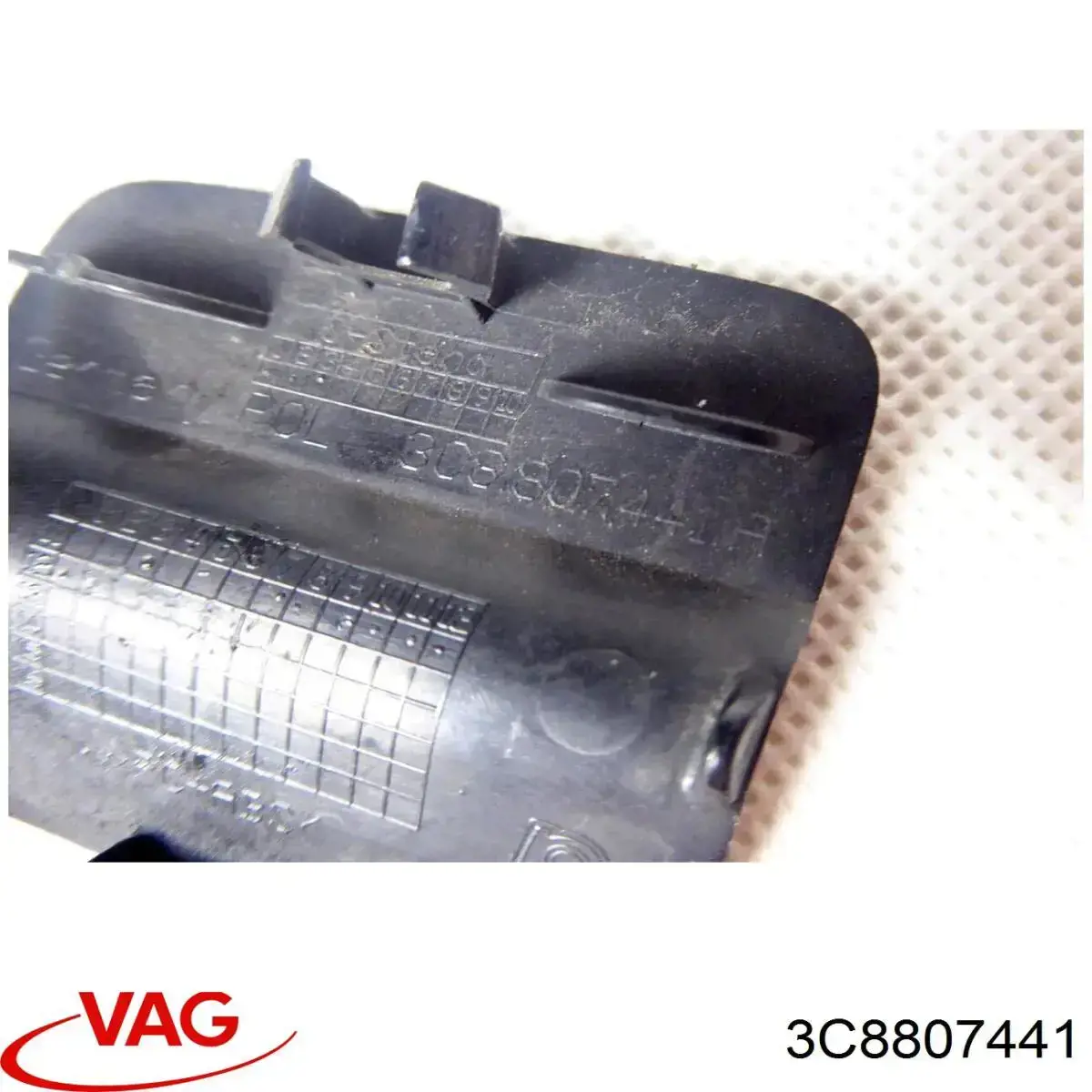 Заглушка бампера буксировочного крюка задняя VAG 3C8807441 цена, от 14.11 USD