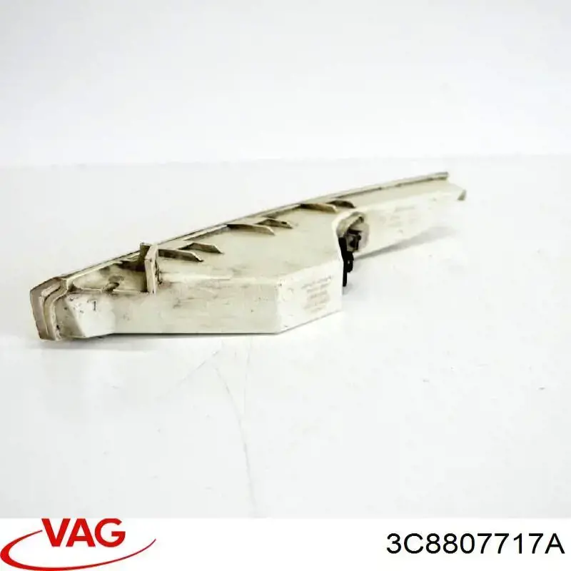 Катафот (отражатель) переднего бампера, левый VAG 3C8807717A