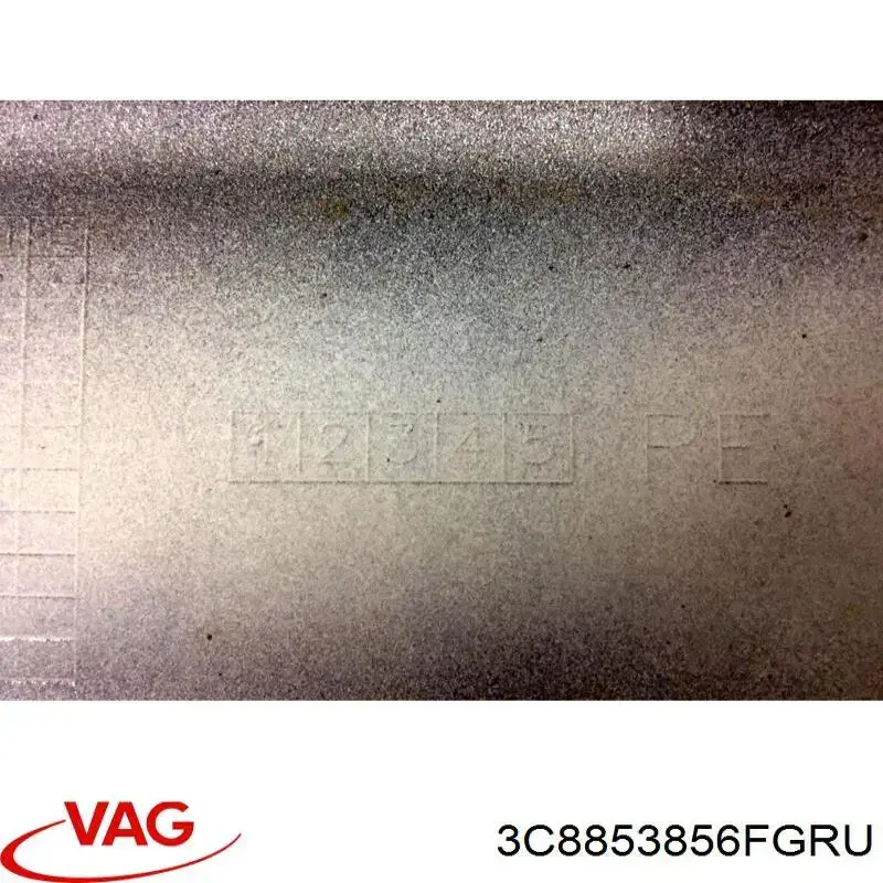 Накладка (молдинг) порога наружная правая 3C8853856FGRU VAG