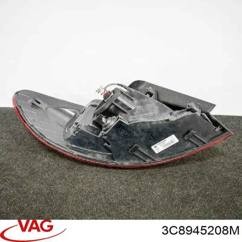 Фонарь задний правый внешний 3C8945208M VAG