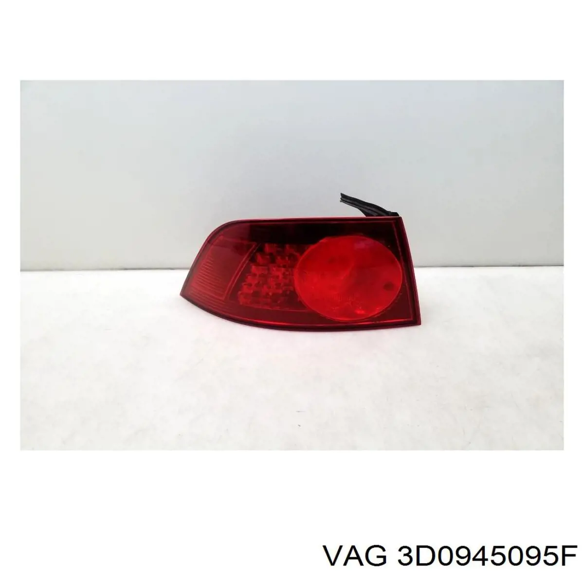 Задняя левая внешняя фара VAG 3D0945095F цена, от 210.63 USD