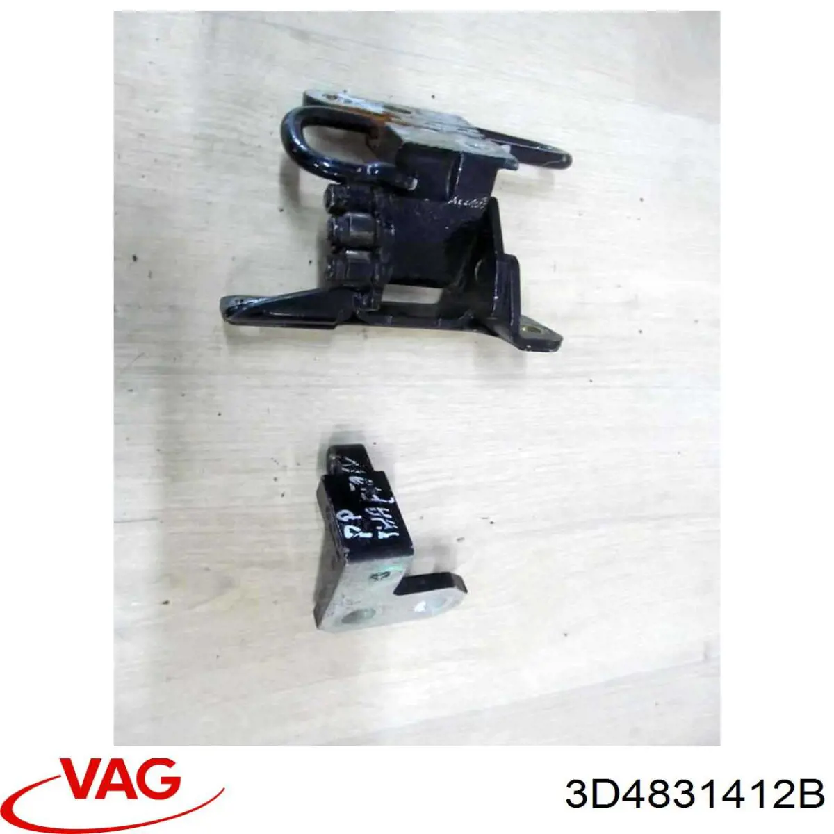 Купить 3D4831412B VAG Петля передней двери, правой