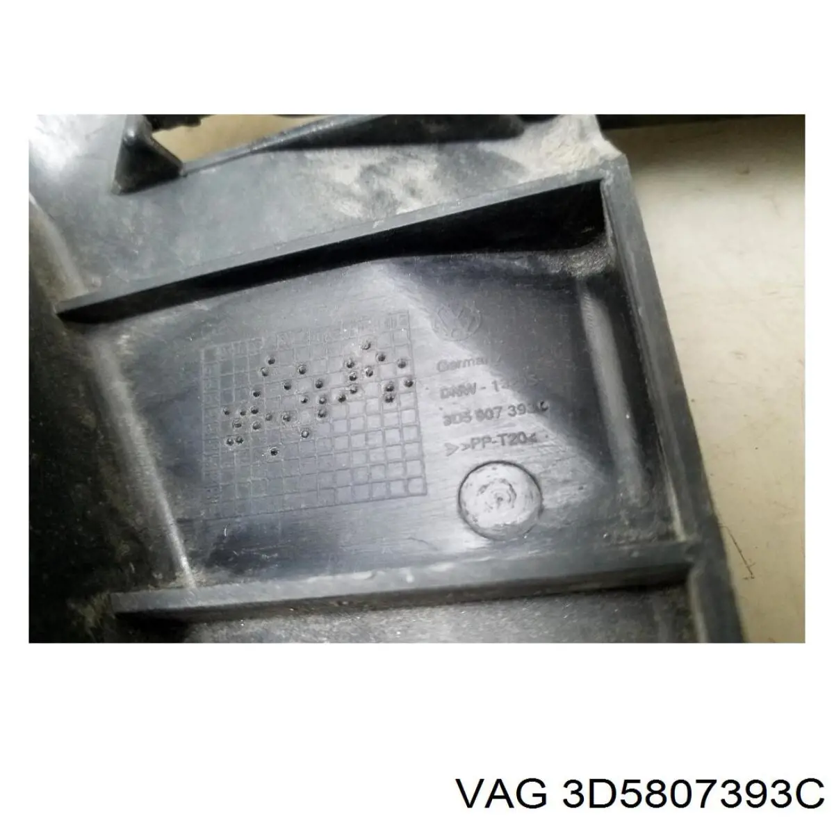 Направляющая заднего бампера левая VAG 3D5807393C цена, от 14.12 USD