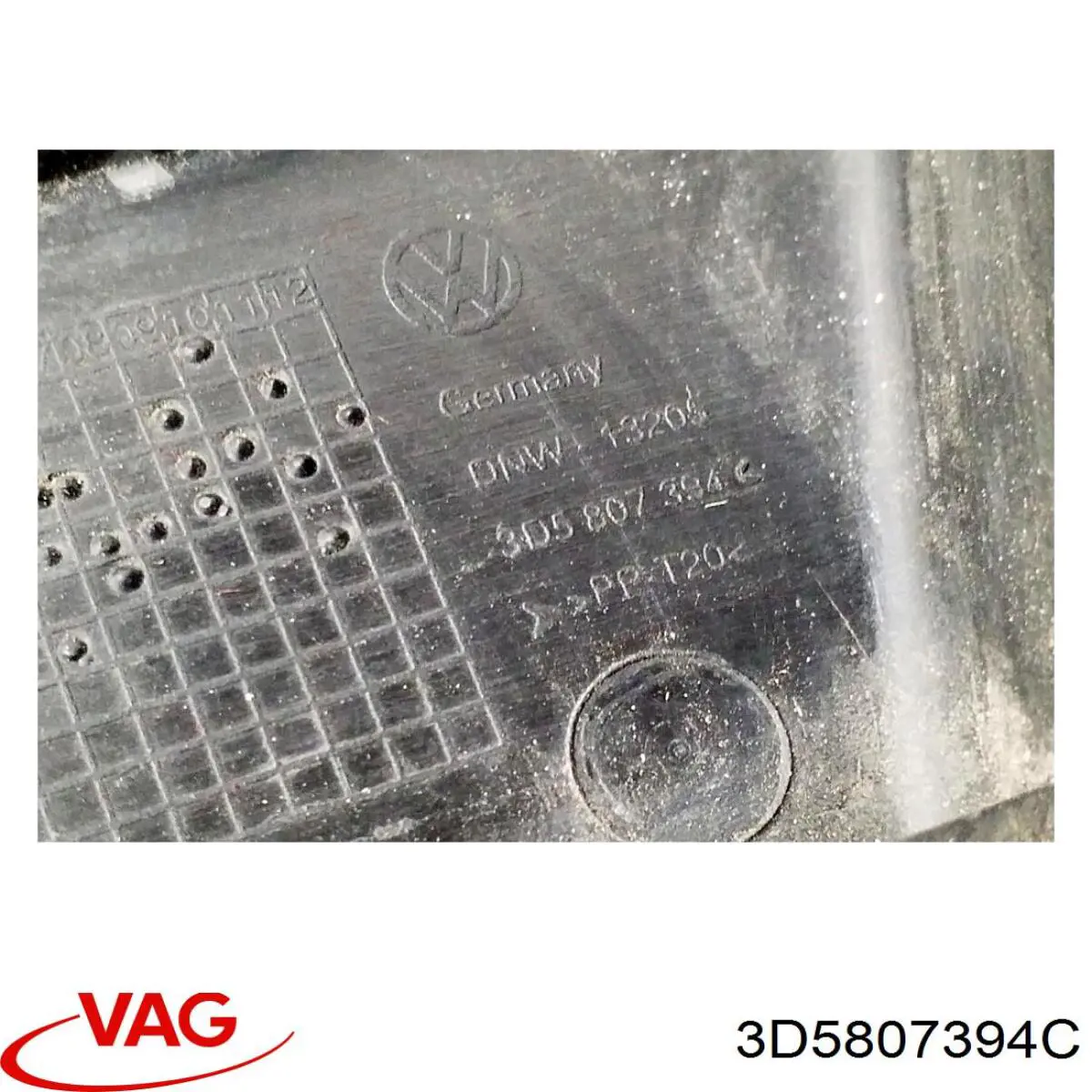 Направляющая заднего бампера правая 3D5807394C VAG