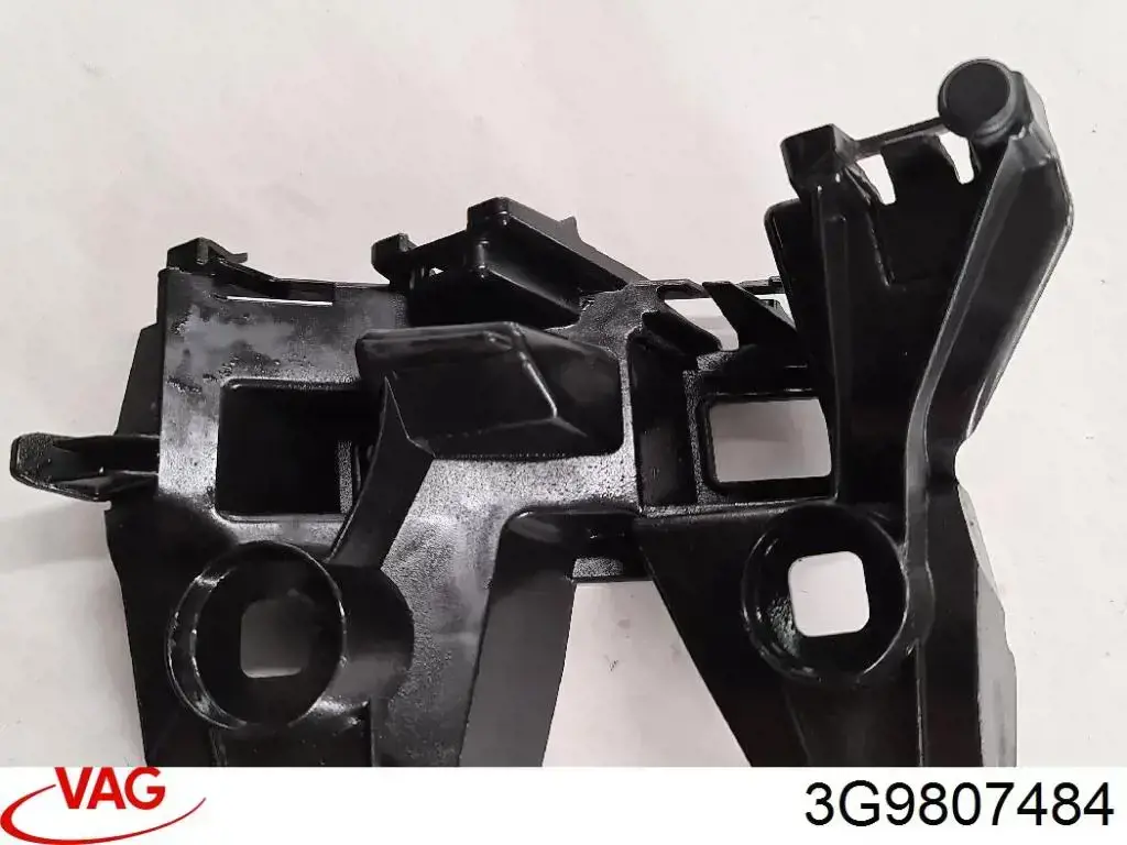 Направляющая заднего бампера правая 88071827902 Diamond/DPA