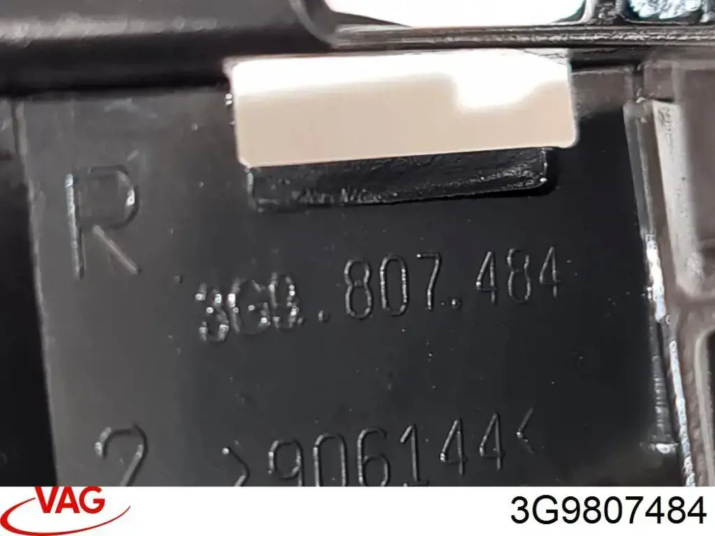 Направляющая заднего бампера правая VAG 3G9807484 цена, от 5.64 USD