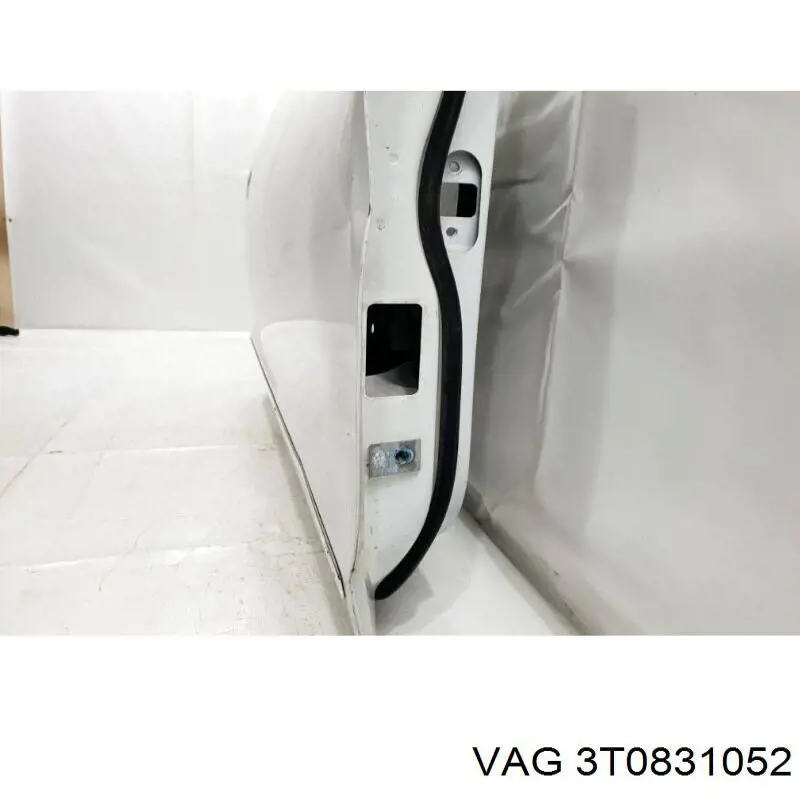 Дверь передняя правая VAG 3T0831052 цена, от 157.17 USD