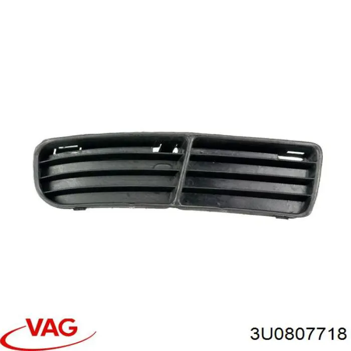 Молдинг бампера переднего правый 3U0807718 VAG
