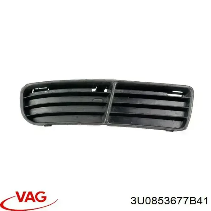 3U0853677B41 VAG Центральная решетка переднего бампера
