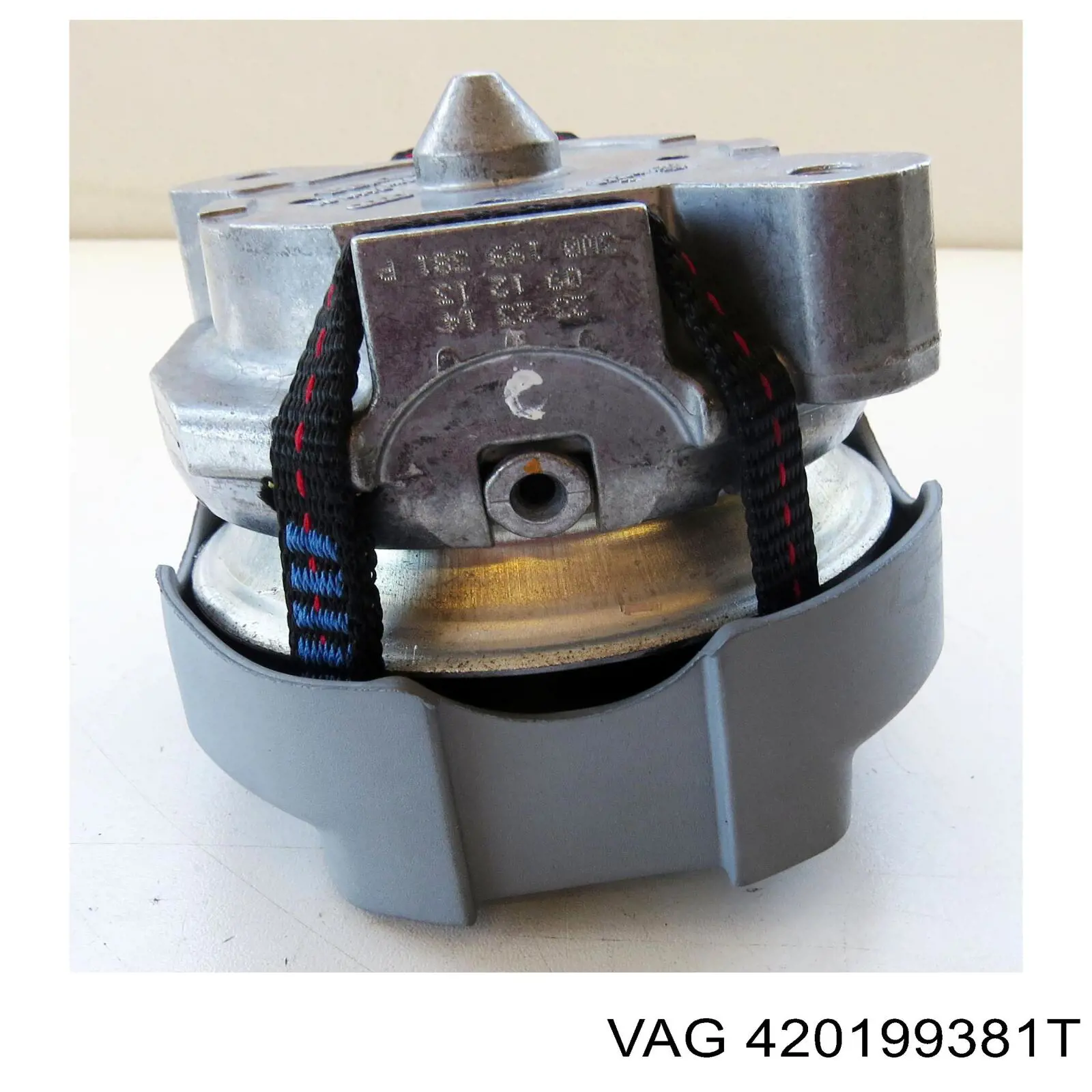 Купить 420199381T VAG Передняя опора двигателя