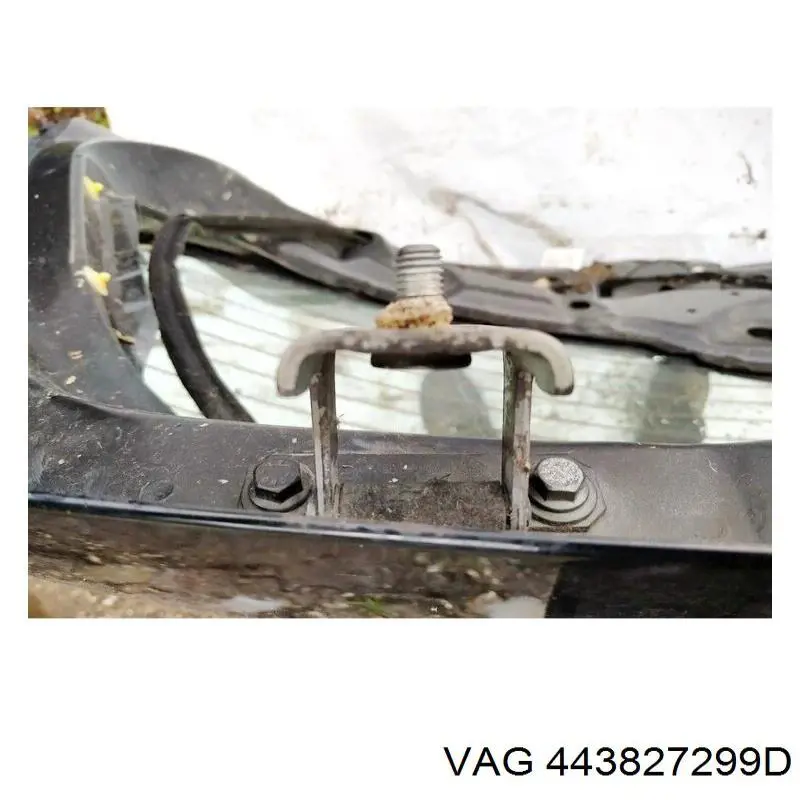 Петля крышки багажника 443827299D VAG