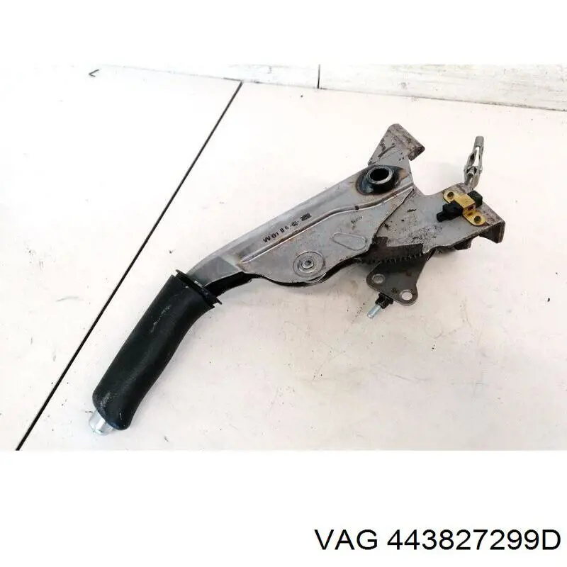 Шарнир крышки багажника VAG 443827299D цена, от 6.34 USD