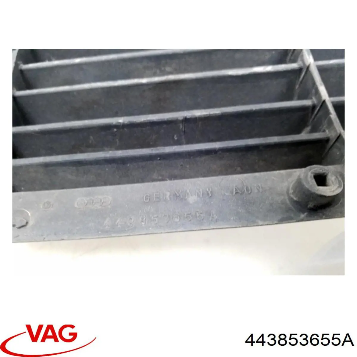 Купить 443853655 VAG Решетка радиатора