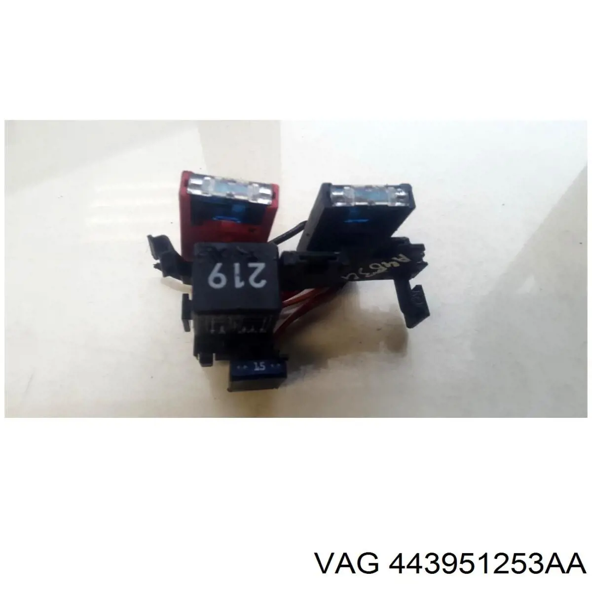 443951253AA VAG Реле электробензонасоса
