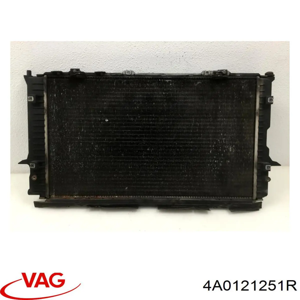 Купить 4A0121251R VAG Радиатор водяной