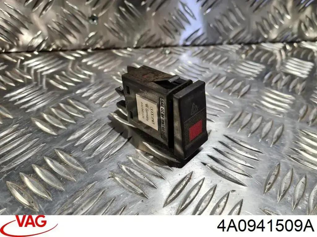 Кнопка аварийного сигнала VAG 4A0941509A цена, от 11.84 USD