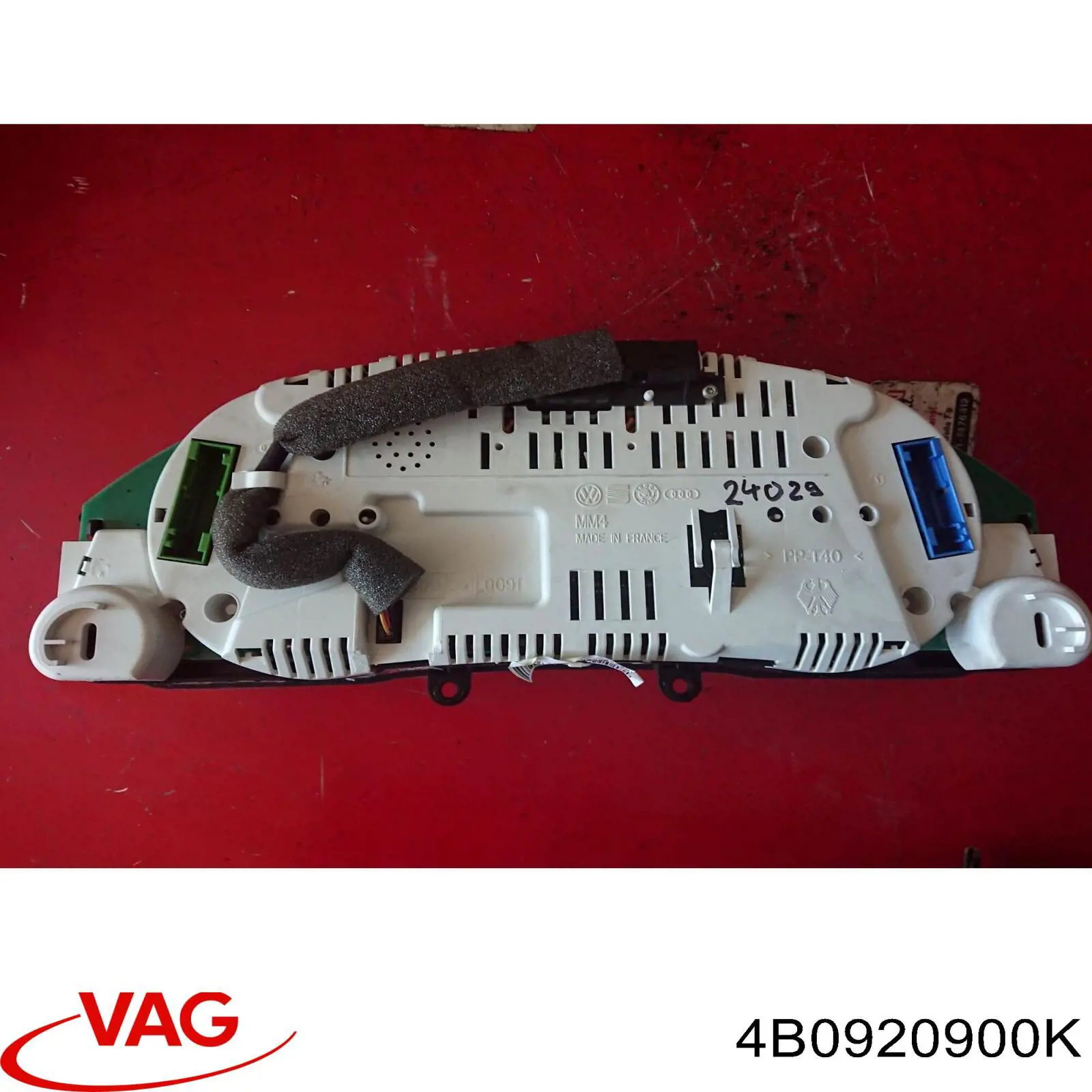 Купить 4B0920900KV VAG Панель приборов