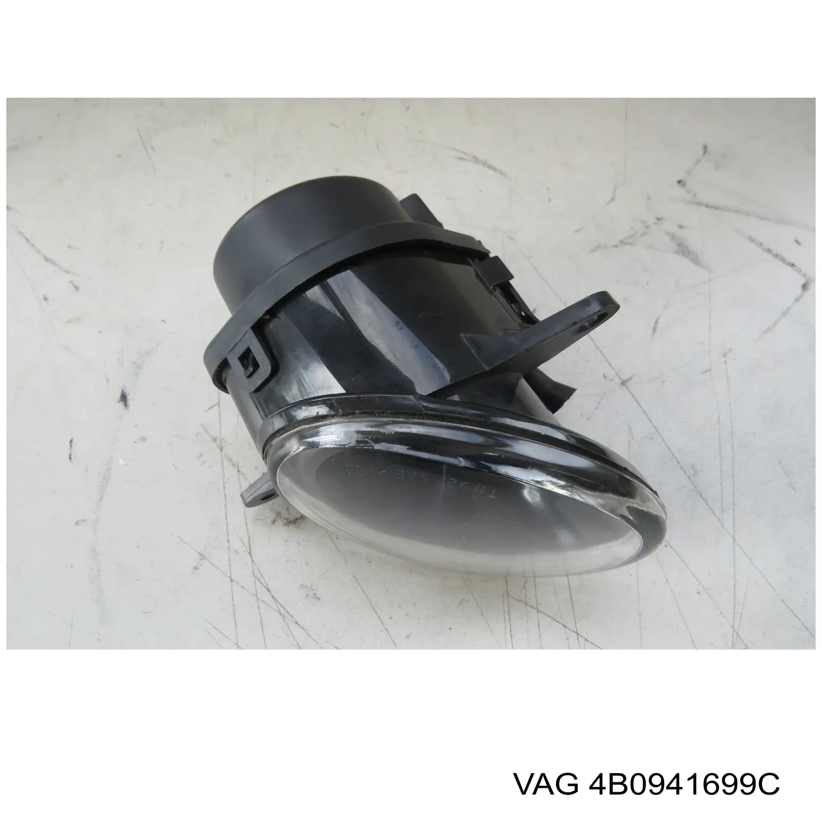 Купить 4B0941699C VAG Противотуманка левая