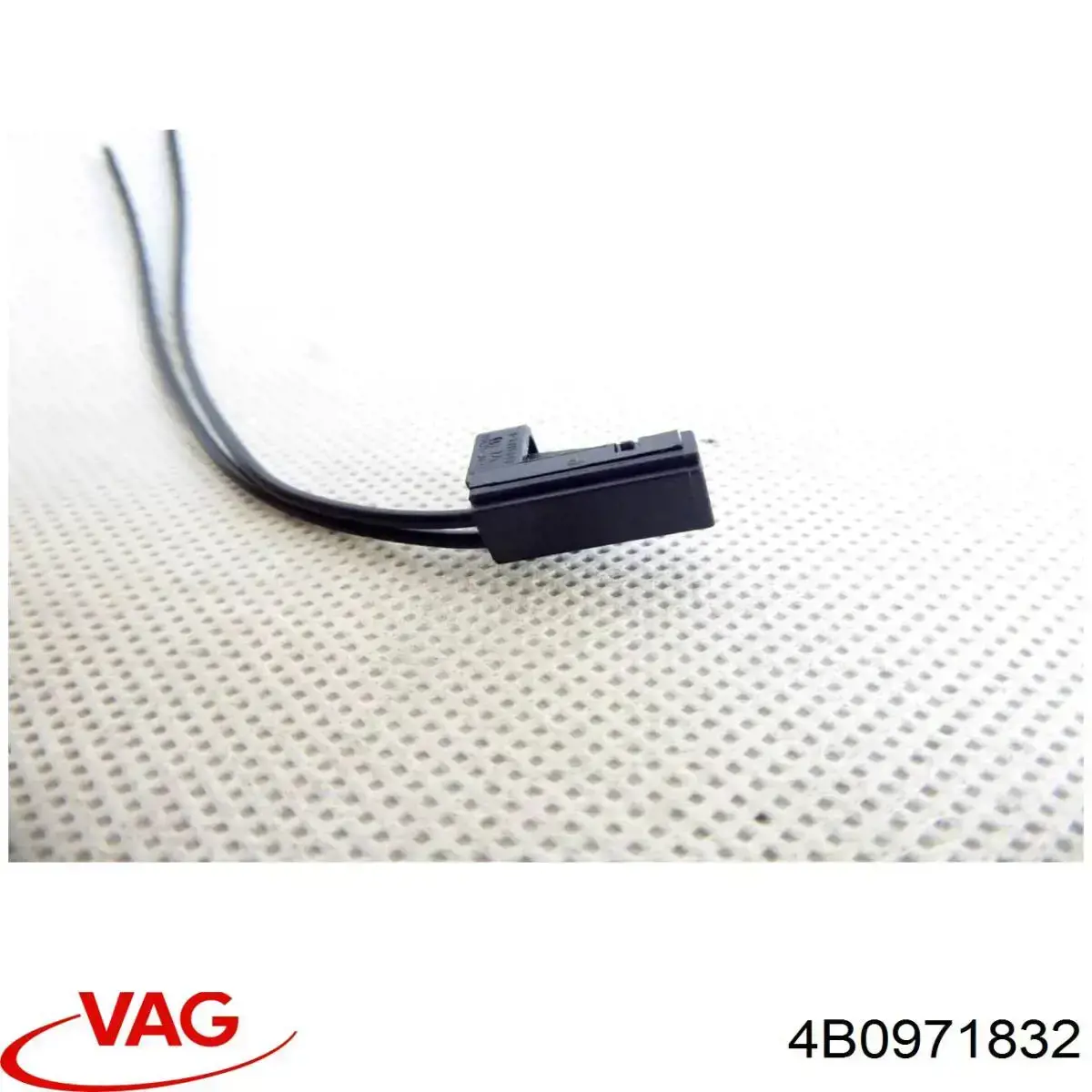Купить 4B0971832 VAG Разъем (фишка) фонаря подсветки номерного знака