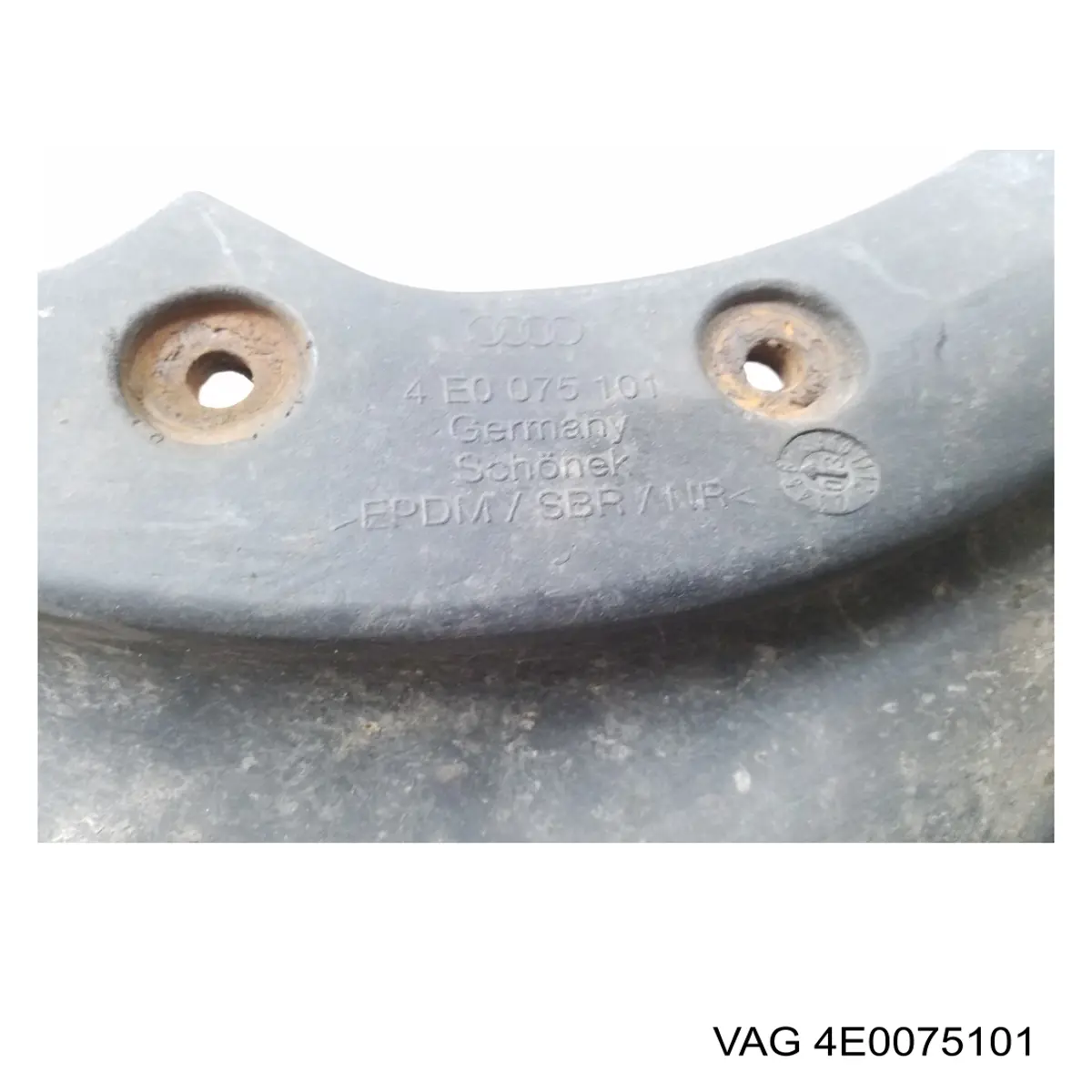  Задние брызговики Audi A8 