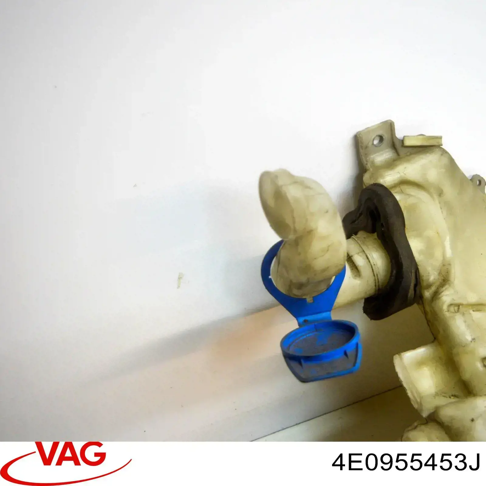 Бачок омывателя стекла на Audi A8 D3 4E2, 4E8