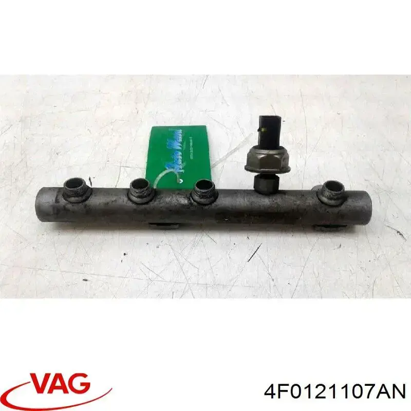 Шланг расширительного бачка верхний 4F0121107AN VAG