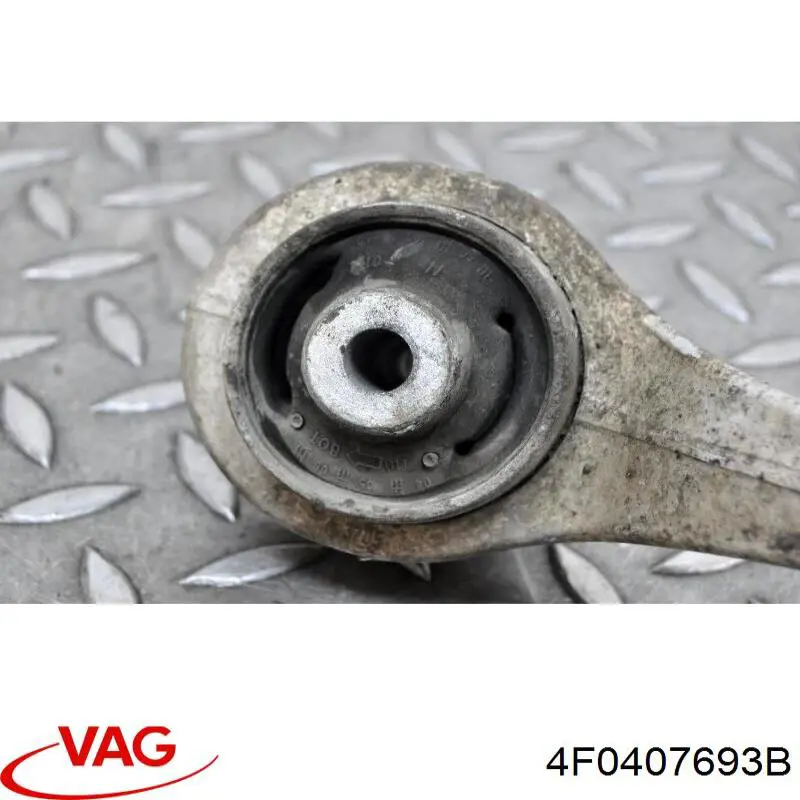 Рычаг передний нижний левый VAG 4F0407693B